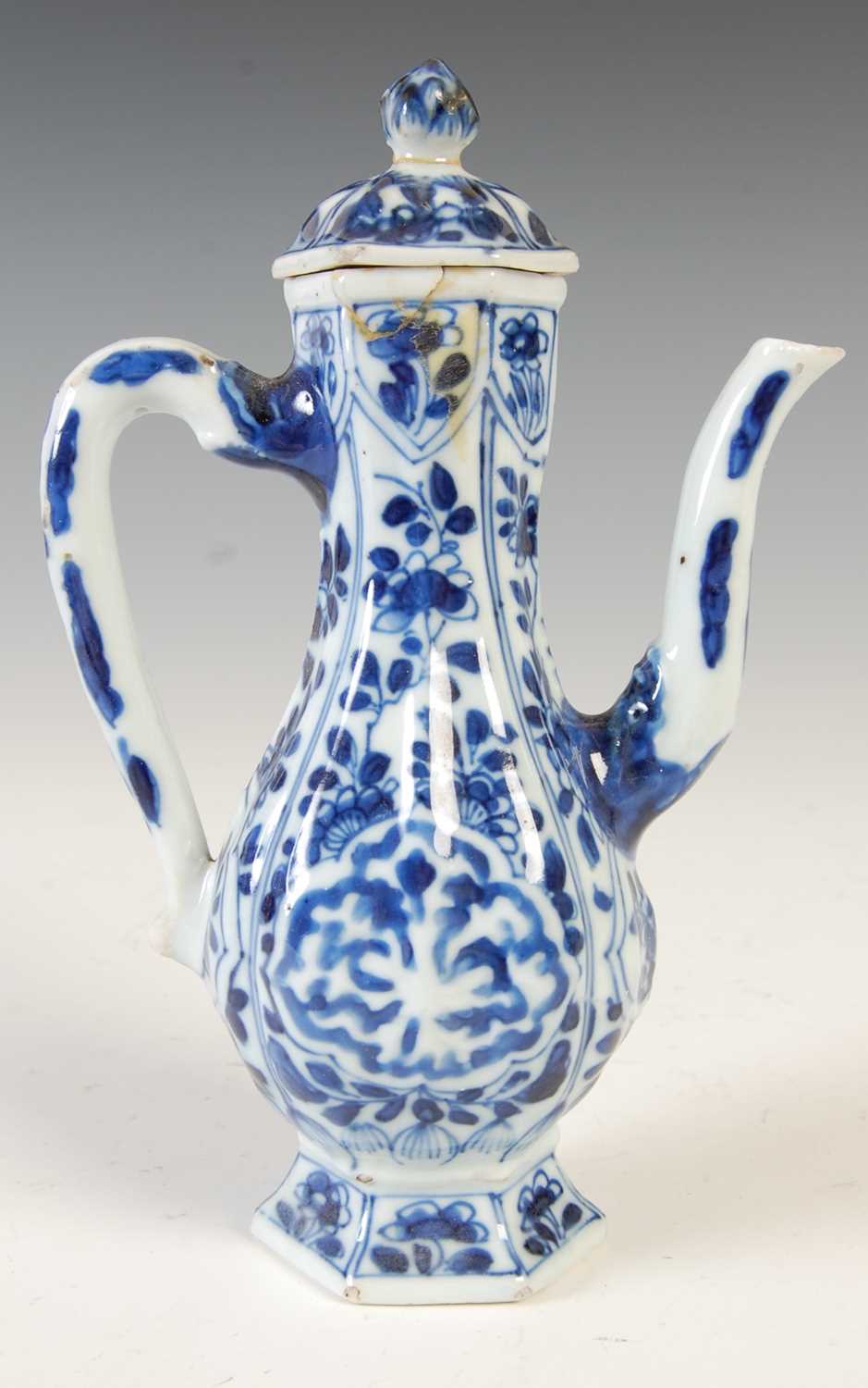 A Chinese porcelain blue and white hexagonal shaped ewer and cover, Qing Dynasty, decorated with - Image 3 of 9