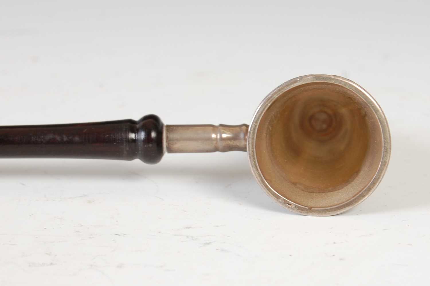 A modern silver candle snuffer, Birmingham, 2008, makers mark of 'LJM', with turned wooden handle, - Image 5 of 5