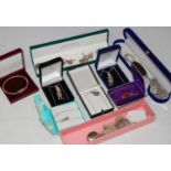 Box - assorted costume jewellery, necklaces, pendants, bracelets etc