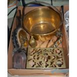 A box mixed brass and other metalware