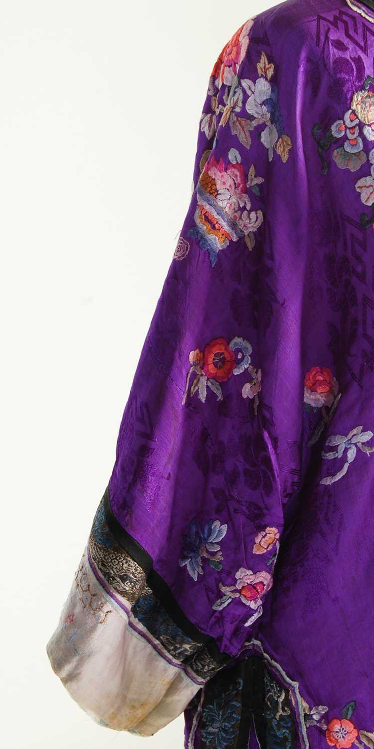 A Chinese purple ground embroidered ladies silk jacket and matching pantalons, - Image 3 of 15