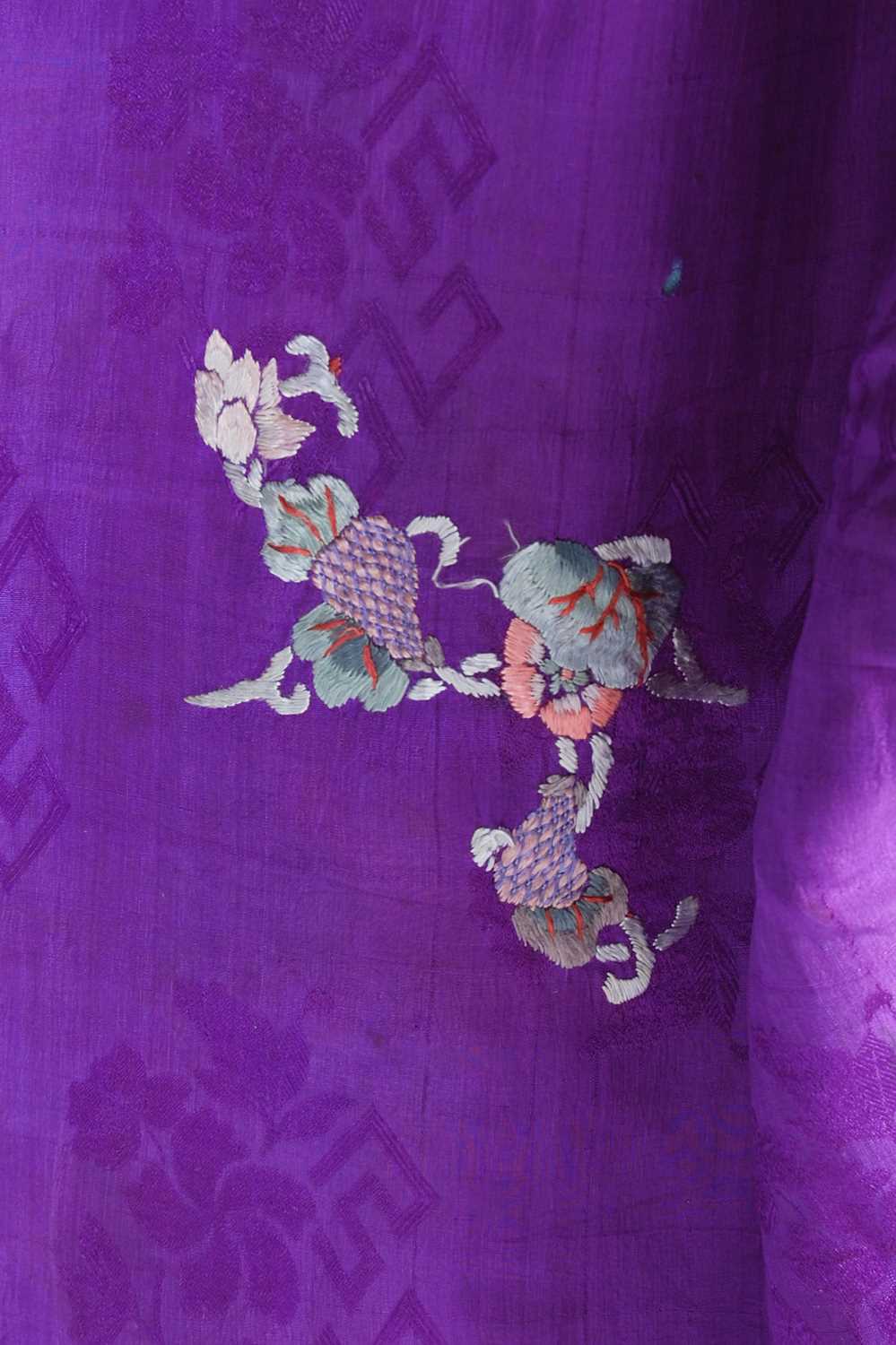 A Chinese purple ground embroidered ladies silk jacket and matching pantalons, - Image 5 of 15