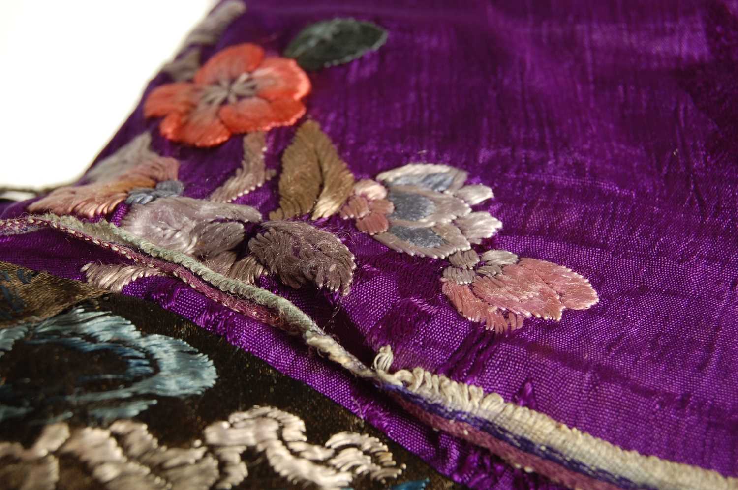 A Chinese purple ground embroidered ladies silk jacket and matching pantalons, - Image 7 of 15