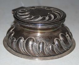 A Victorian silver inkwell, London 1893, makers mark of 'J.G&S', with internal clear cut glass