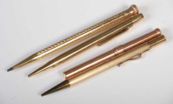 An early 20th century yellow metal combination propelling pencil/ fountain pen, Aikin Lambert &