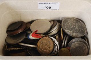 A collection of assorted vintage coinage, medallions, etc.