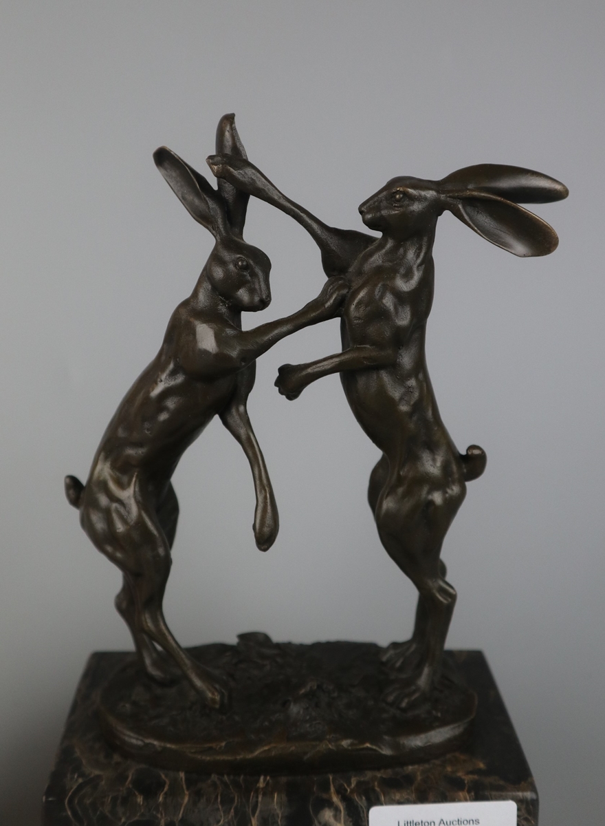 Bronze boxing hares figure - Approx height: 25cm - Bild 2 aus 2