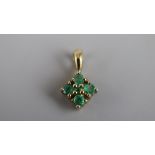 9ct gold emerald set pendent