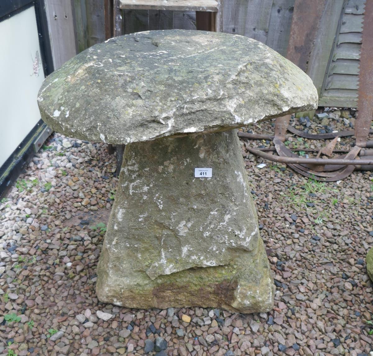 Staddle stone