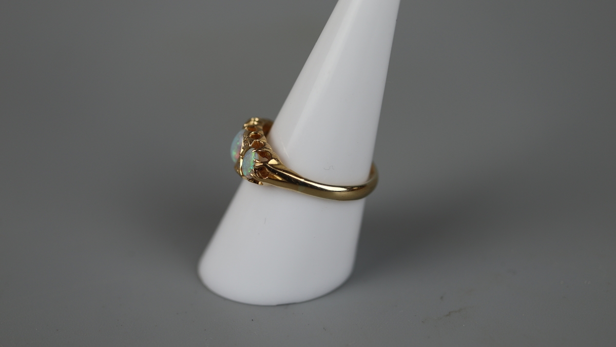 Victorian 18ct gold opal & diamond set ring - Size: O½ - Bild 2 aus 5