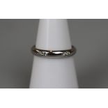 Platinum and diamond band ring - Size M