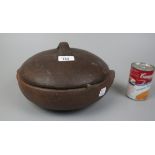 Early Eastern ware lidded pot