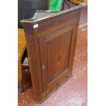 Georgian oak corner cupboard with drawers