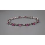 9ct white gold bracelet set with pink tourmaline and diamondsÿ