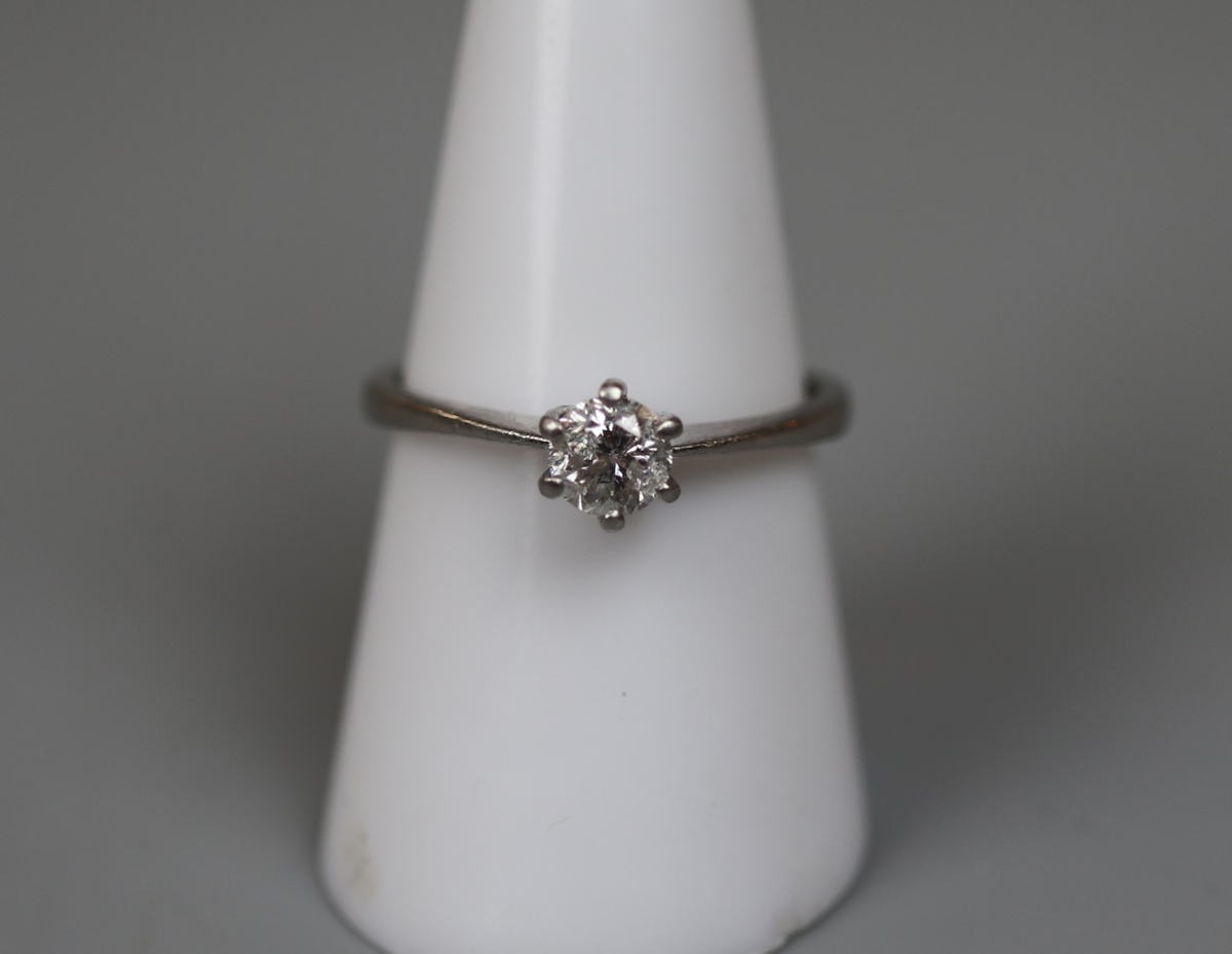 Platinum and diamond solitaire ring - Size P