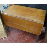 Regency mahogany Pembroke table with drawer