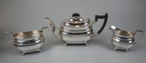 Hallmarked silver tea set Sheffield 1940 - Gross weight 1122g