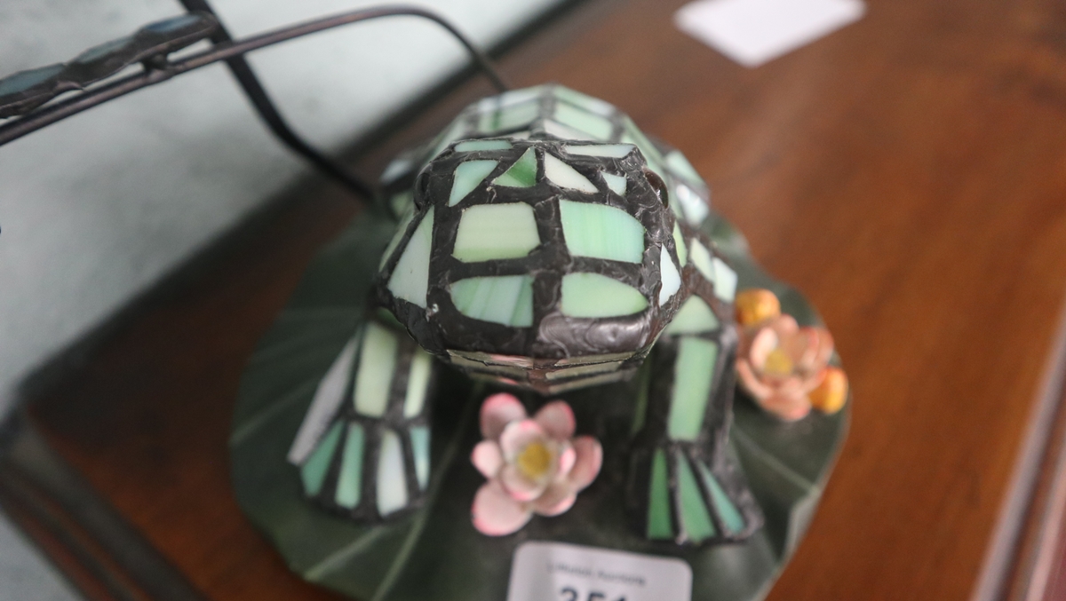 Tiffany style frog lamp - Image 2 of 4