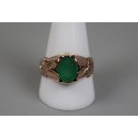 9ct gold gents emerald intaglio ring - Size: W