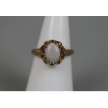 9ct gold opal set ring - Size: K