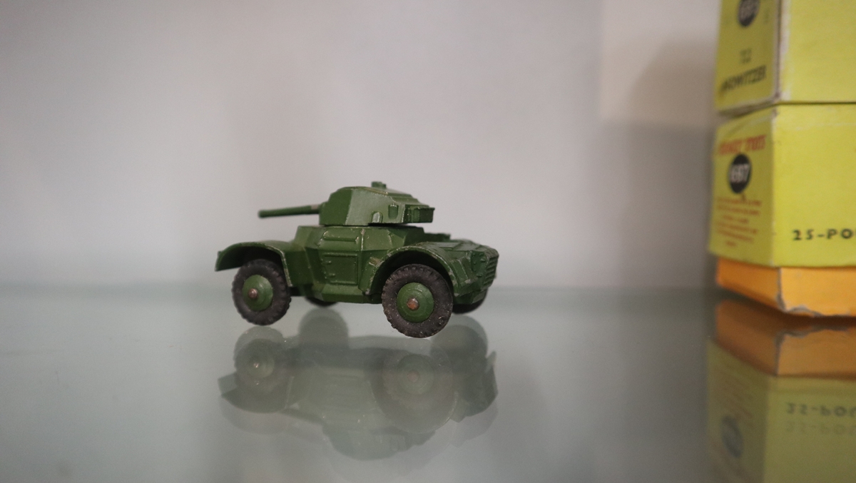 Collection of Dinky toys to include no 670 armoured car in box 1954-1964 - Image 2 of 8