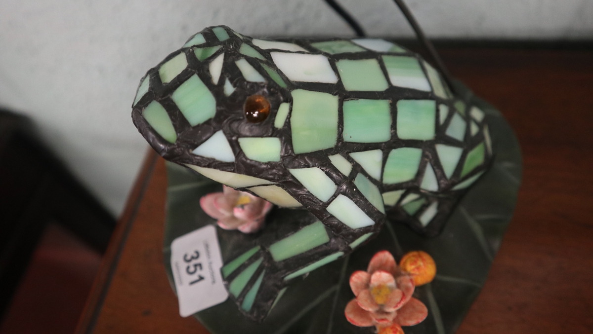 Tiffany style frog lamp - Image 3 of 4