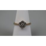 9ct gold diamond daisy cluster ring - Size: O