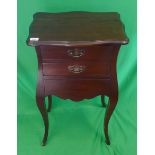 Mahogany chest of 2 drawers on cabriole legs