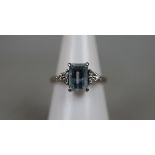 18ct white gold diamond and aquamarine ring - Size M