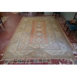 Patterned rug - Approx size: 384cm x 260cm