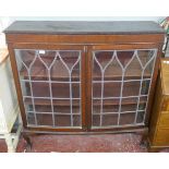 Mahogany glazed display cabinet - Size: W:123cm D:37cm H:122cm