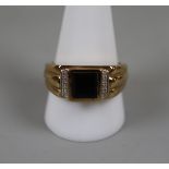 9ct gents gold ring - Size - Size V