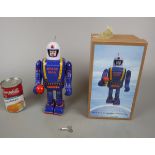 Space man tin plate toy