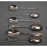 Small collection of hallmarked silver spoons -  Approx 80g