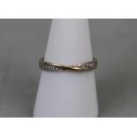 9ct gold diamond set band ring - Size: P