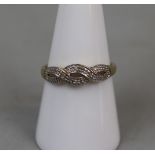 9ct gold diamond set ring - Size: P