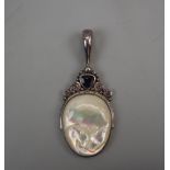 Silver mother-of-pearl set pendant