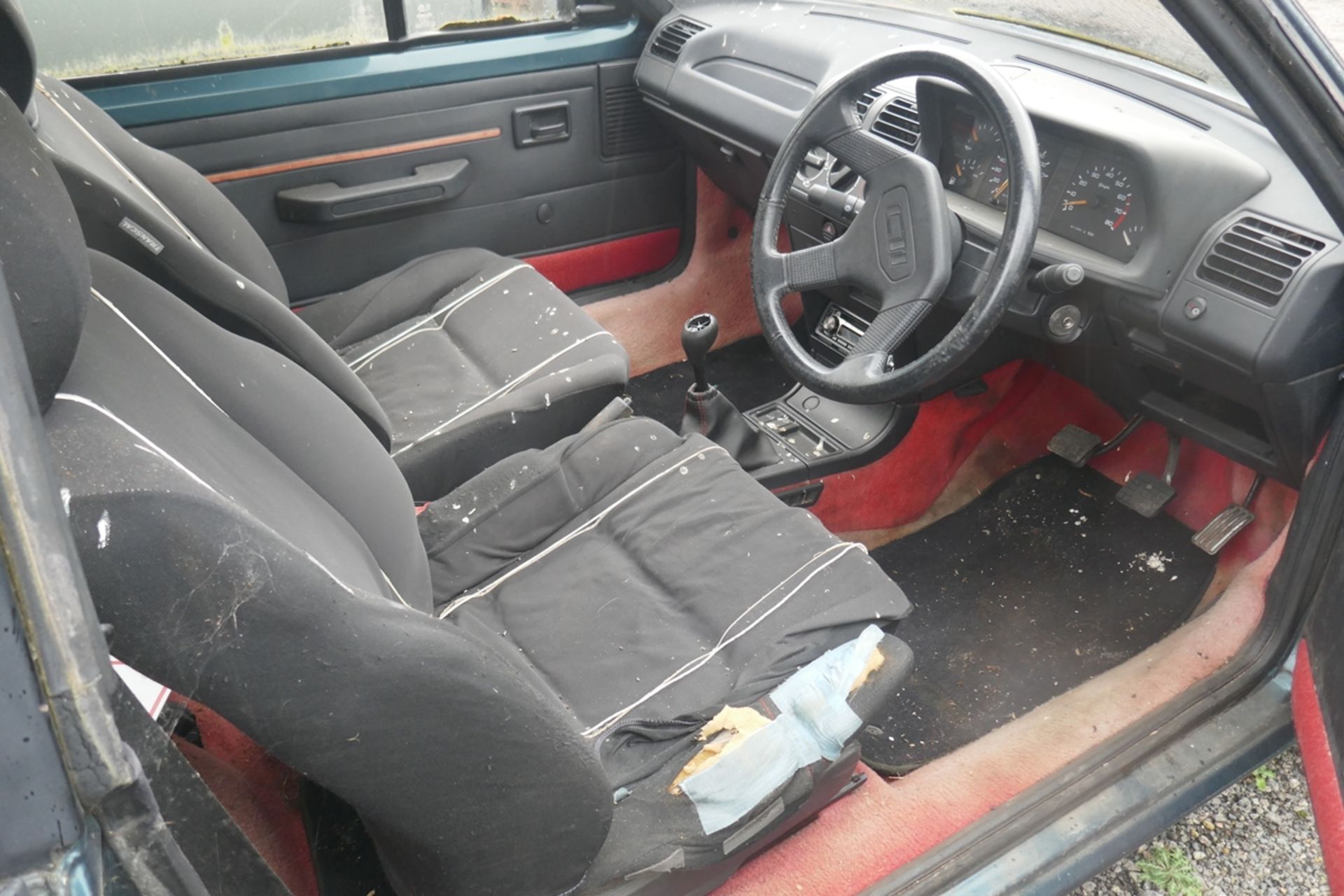 1992 K reg Peugeot 205 1.9 Cti barn find with just 58000 miles on the clock, no MOT - Image 7 of 11