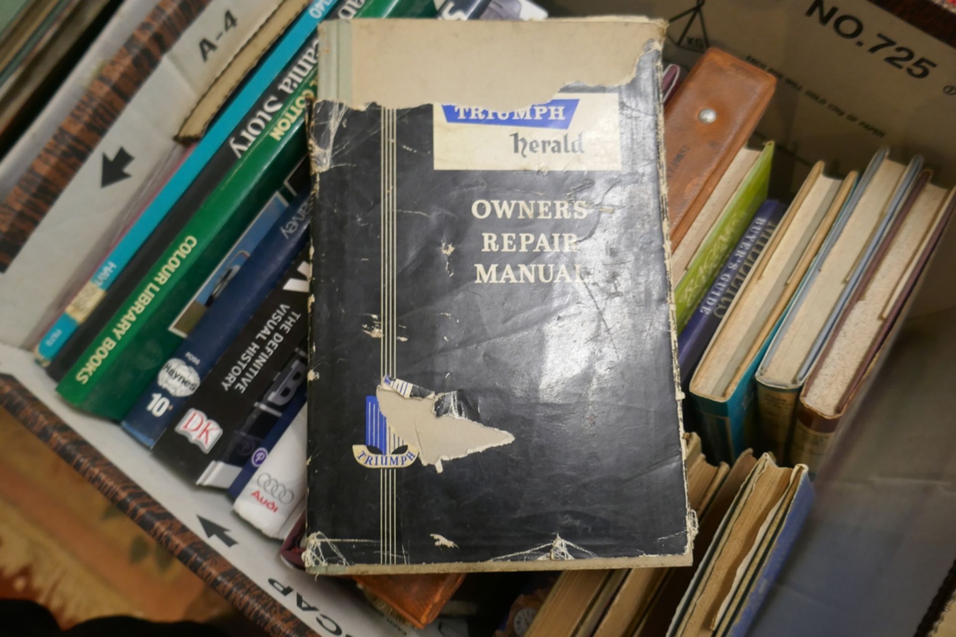 Collection of motoring books - Image 10 of 24