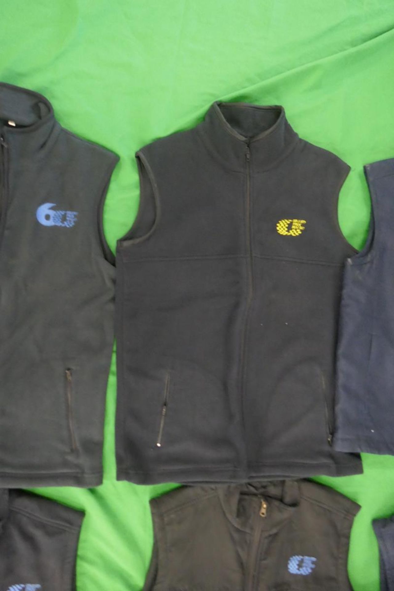 Collection of Grand Prix Macau body warmers - Bild 6 aus 7