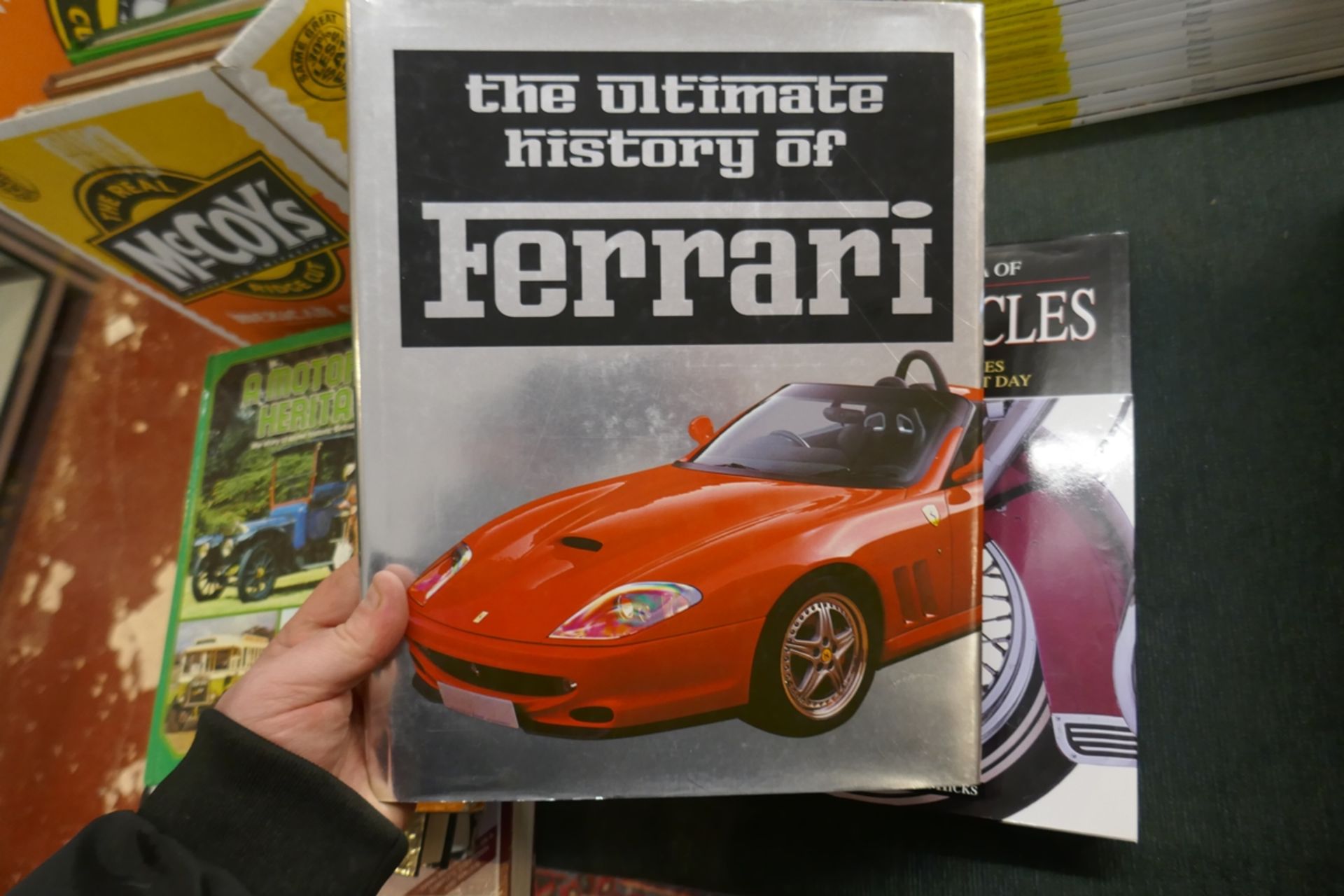 Collection of motoring books to include Haynes manuals - Image 8 of 9