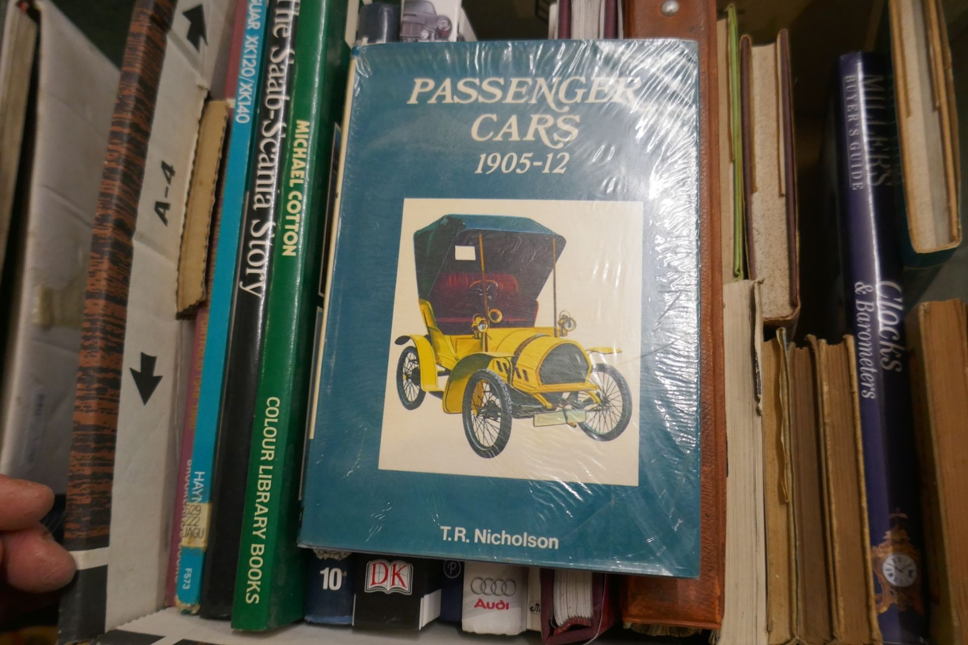 Collection of motoring books - Image 5 of 24