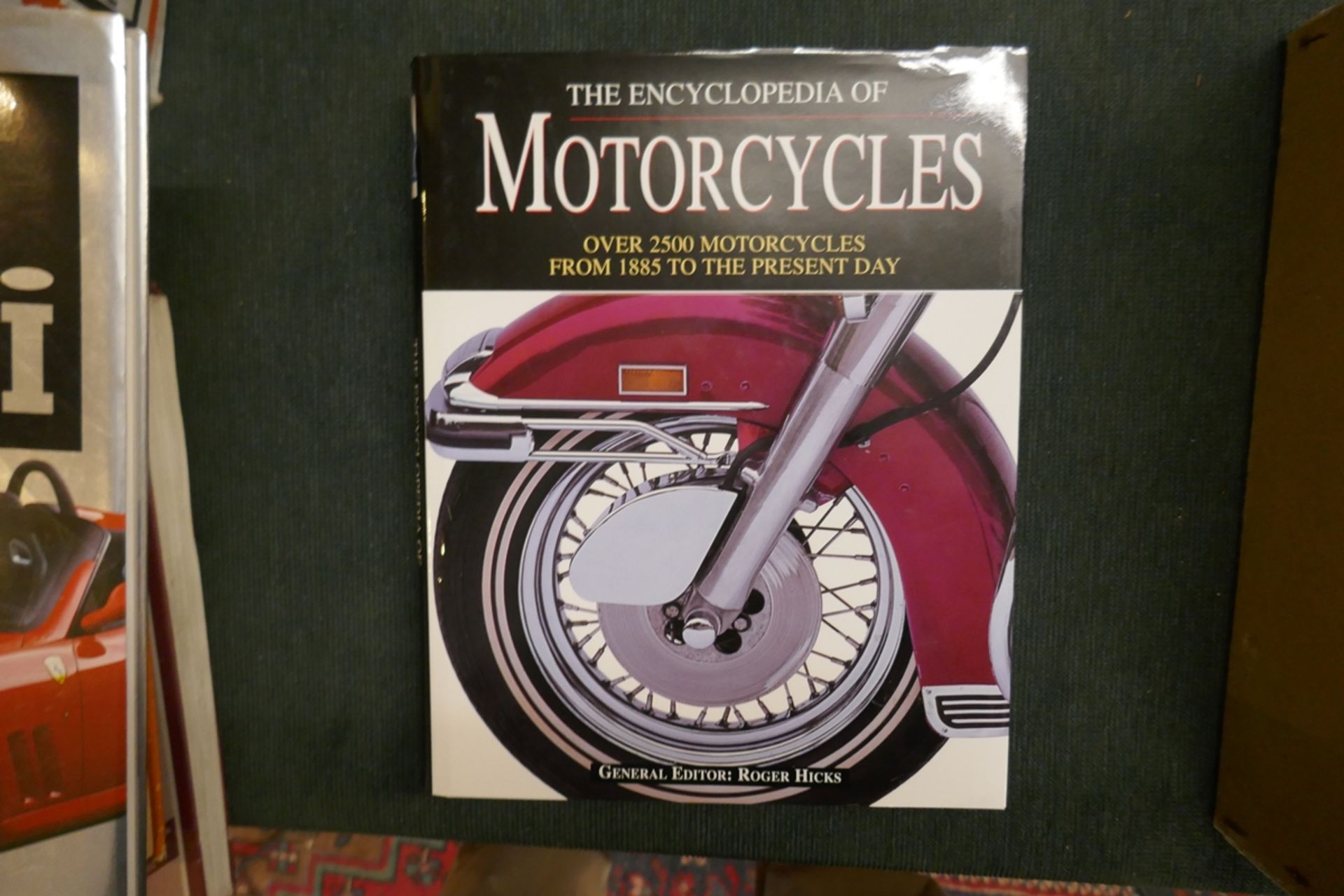 Collection of motoring books to include Haynes manuals - Image 9 of 9