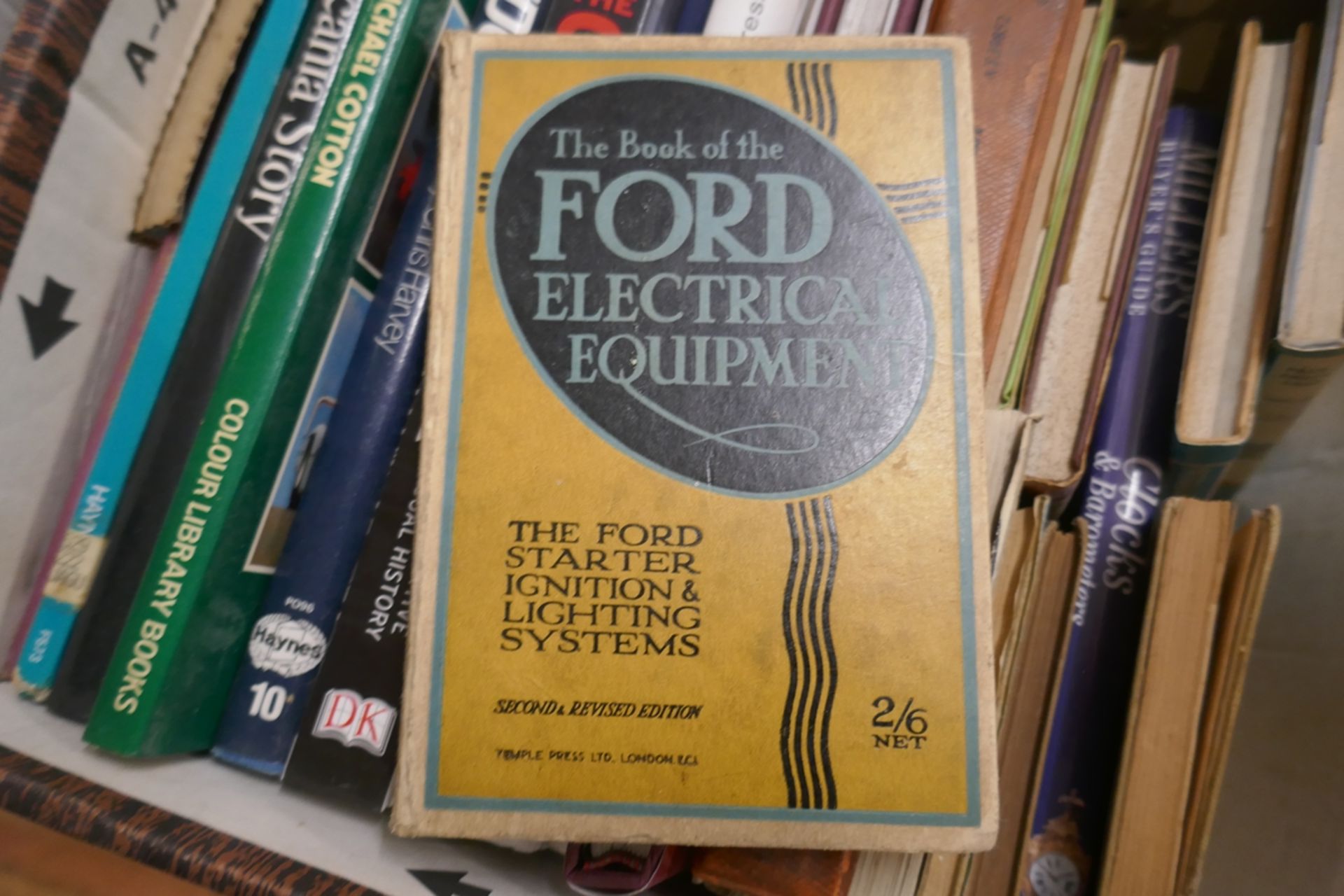 Collection of motoring books - Image 6 of 24