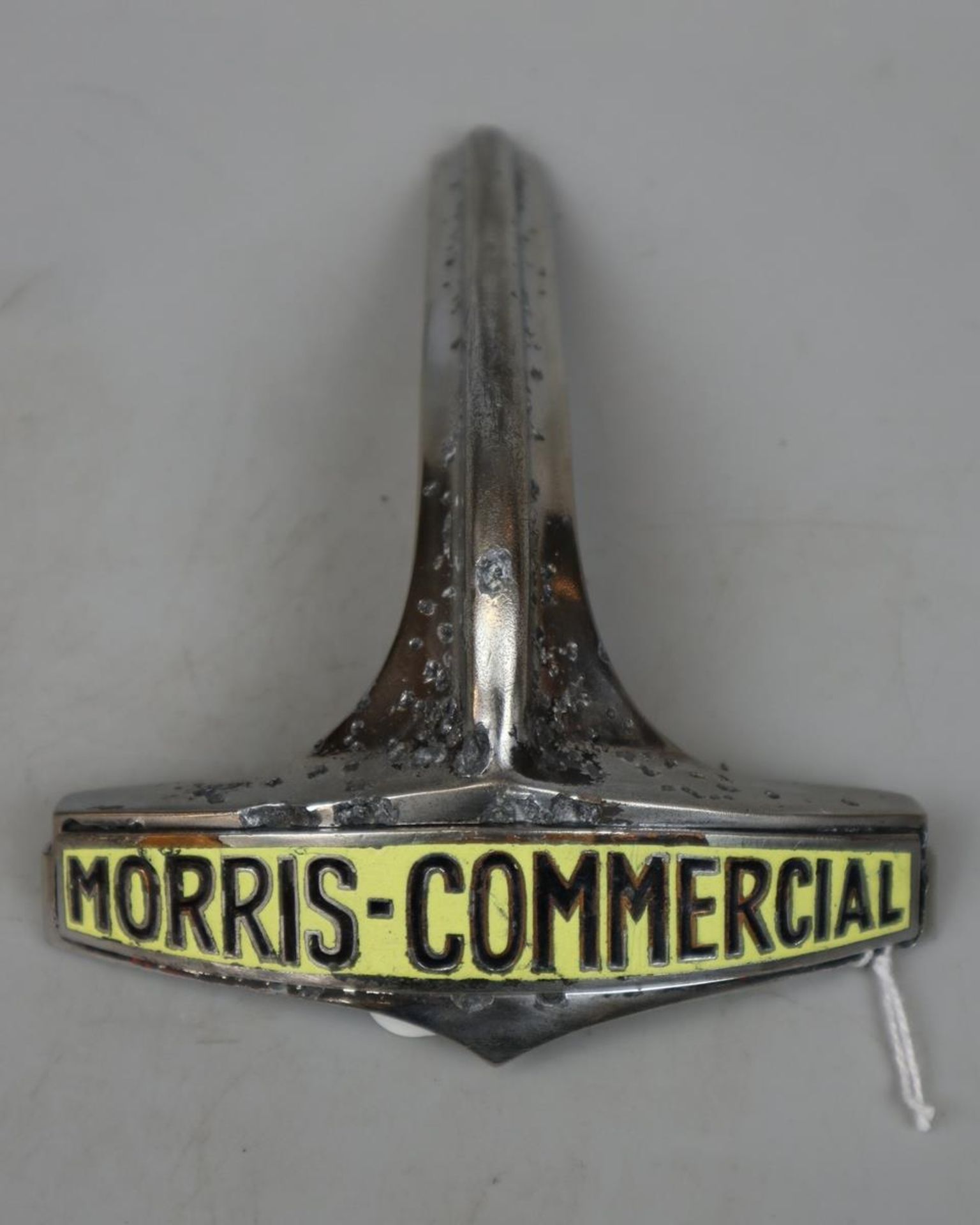 1945 - 1955 Morris commercial bonnet badge - Image 2 of 3