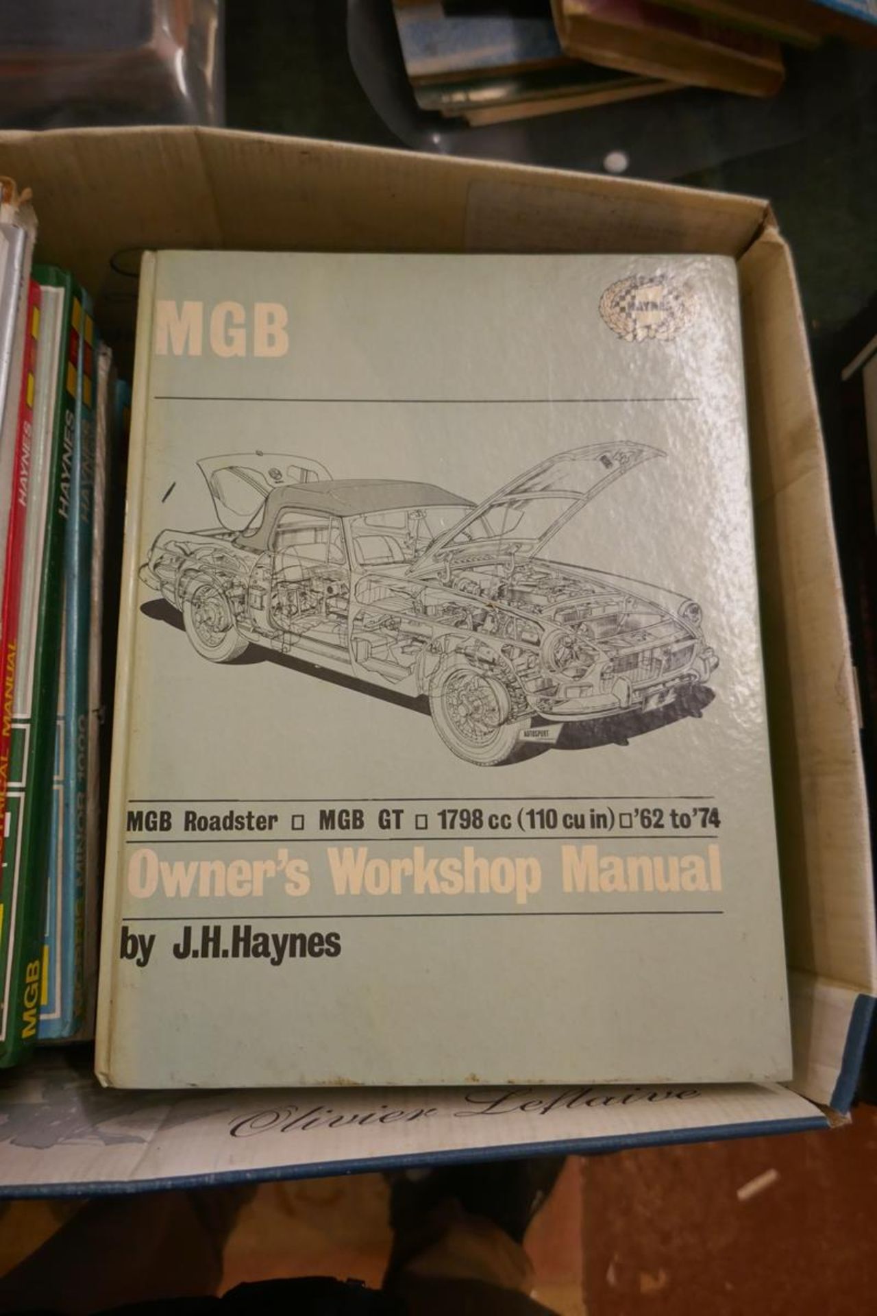 Collection of motoring books - Image 4 of 20