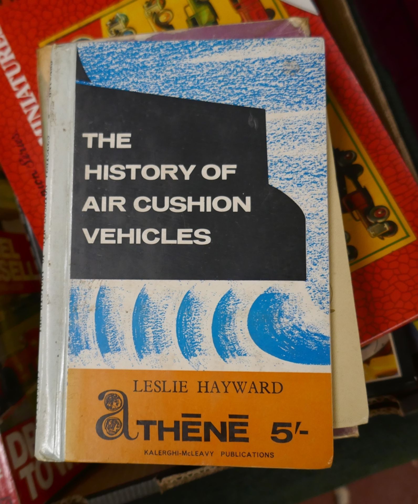 Collection of motoring books - Image 7 of 8