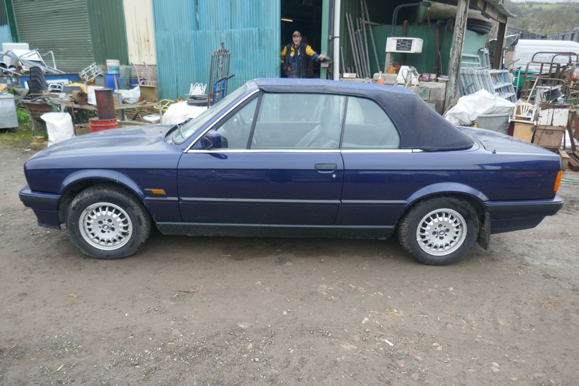1991 J reg BMW E30 320i Convertible with 74000 miles on the clock, MOT till July - Image 3 of 16