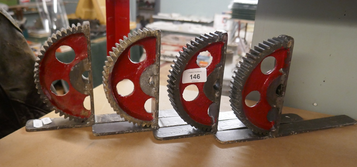 Gear cog book ends