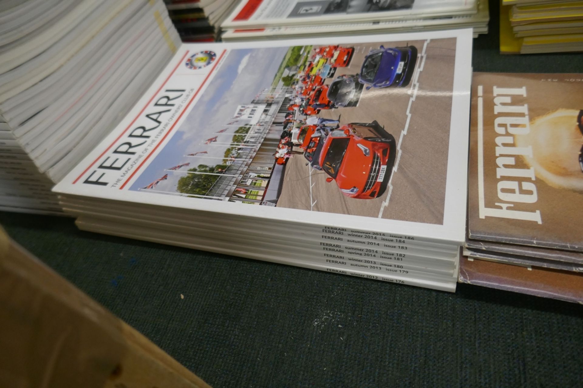Very large collection of Ferrari owners club magazines - Image 7 of 13